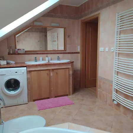 33 3* Karlovy Vary